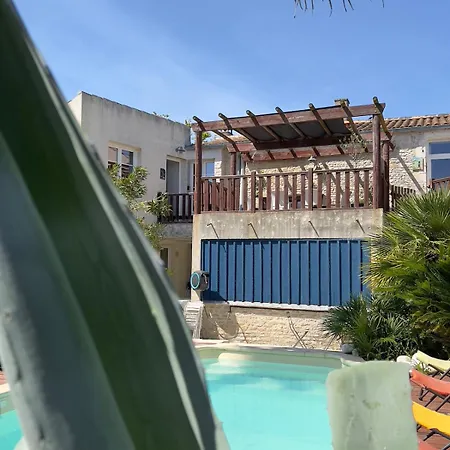 Avec Piscine Au Coeur De St Georges شقة